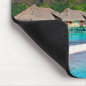 Schöne Hütten am Wasser in Bora Bora Mousepad (Ecke)