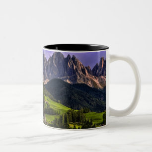 Schöne isolierte einsame Kirche St Maddalena Zweifarbige Tasse