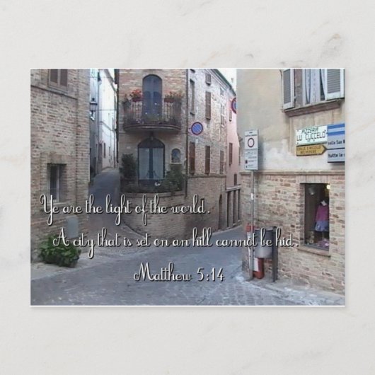 Schöne Italienische Dorfstraße mit Schrift Postkarte (Vorderseite)