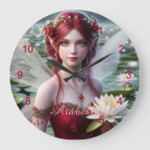 Schöne Juli Fee in Water Lilies Große Wanduhr (Vorderseite)