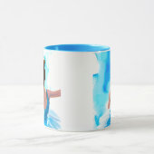 Schöne junge Ballerina in Blue Tasse (Zentrum)