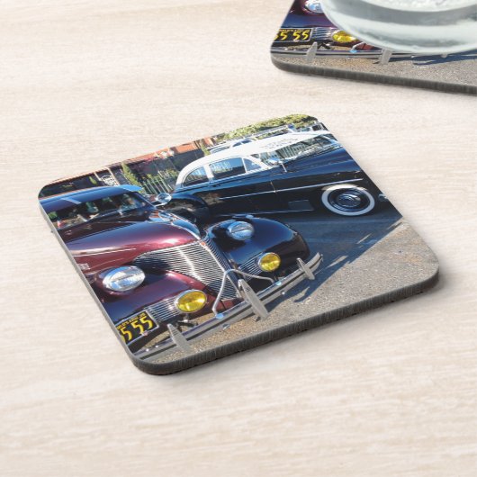 Schöne klassische Autos auf der Automesse Untersetzer (Linke Seite)