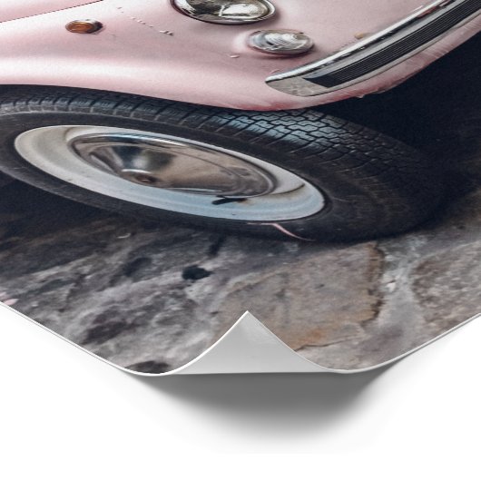 Schöne kleine rosa Fiat in Paris Poster (Ecke)