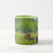 Schöne Kuh Viehweide Bauernhof Tasse (Zentrum)