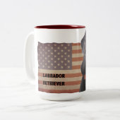 Schöne Labrador Retriever American Flag Zweifarbige Tasse (Vorderseite Links)