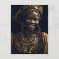 Schöne lächelnde afrikanische Frau