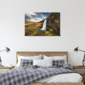Schöne Landschaft Aussicht auf Seljalandsfoss Leinwanddruck (Insitu (Schlafzimmer))