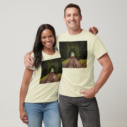 Schöne Landschaft der Eisenbahn T-Shirt (Unisex)