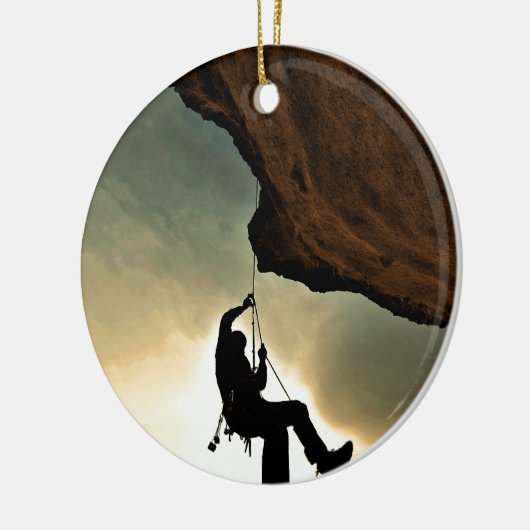 Schöne Landschaft des Bergsteigers Keramikornament (Links)