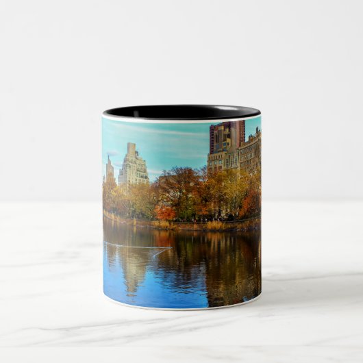 Schöne Landschaft des Central Park-NYC Zweifarbige Tasse (Mittel)