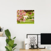 Schöne Landschaft mit blühendem Kirschbaum in Poster (Heimbüro)