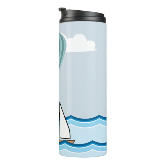 Schöne Landschaft mit Leuchtturm und Segelboot Thermosbecher (Nach rechts gedreht)