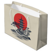 Schöne Landschaft mit Sonnenaufgang Große Geschenktüte (Rückseite Schrägansicht)