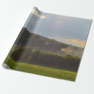 Schöne Landschaftsansicht von Berg und Wald Geschenkpapier