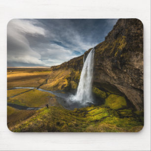 Schöne Landschaftsansicht von Seljalandsfoss Mousepad