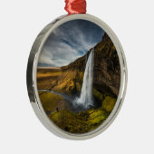 Schöne Landschaftsansicht von Seljalandsfoss Ornament Aus Metall (Rechts)
