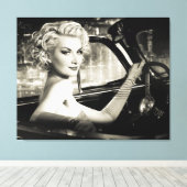 Schöne Leute reformieren Frau in Cabrio Leinwanddruck (Insitu (Holzboden))