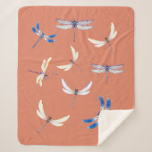 Schöne Libellen im Flight auf Terra Cotta Sherpadecke (Vorderseite)