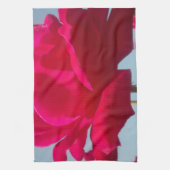 Schöne, liebevolle Rose Rot gegen Blau Geschirrtuch (Vertikal)