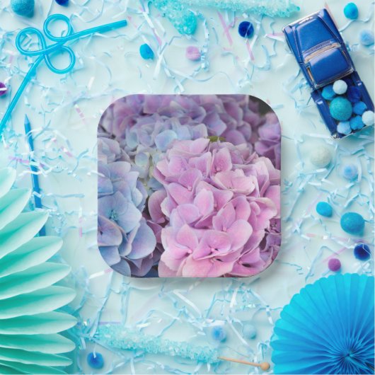 Schöne Lila, blaue, rosa Hydrangea-Blume Pappteller (Party)