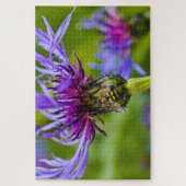 Schöne lila Blume mit Honigbiene Puzzle (Vertikal)