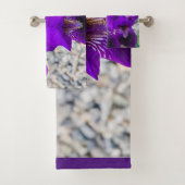 Schöne lila Iris Badhandtuch Set (Insitu)