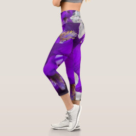 Schöne lila Iris Capri Leggings