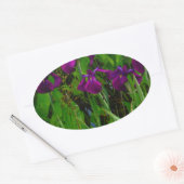 Schöne Lila Iris Ovaler Aufkleber (Umschlag)