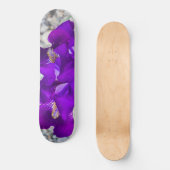 Schöne lila Iris Skateboard (Vorderseite)