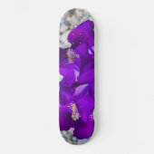 Schöne lila Iris Skateboard (Vorderseite)