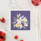 Schöne Lila Osterblüten Serviette (Beispiel)