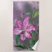 Schöne Lila Pink Lily Blume Migned Malerei Strandtuch (Vorderseite)