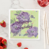 Schöne lila Rose mit einer Tuch aus rosa Serviette (Beispiel)