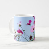 Schöne lila wilde Blumenwiese Kaffeetasse (Vorderseite Links)