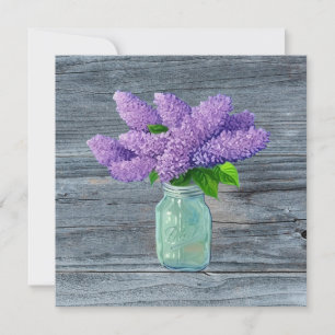 Schöne Lilacs im rustikalen Mason Jar
