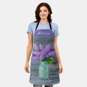 Schöne Lilacs im rustikalen Mason Jar Schürze (Getragen)