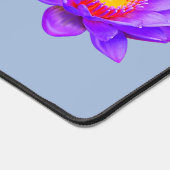 Schöne Lotus Blume auf Light Blue Schreibtischunterlage (Ecke)