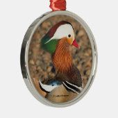 Schöne Mandarin-Duck auf den Felsen Ornament Aus Metall (Rechts)