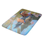 Schöne Mandarin-Duck im Teich Badematte (Schrägansicht)