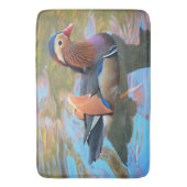 Schöne Mandarin-Duck im Teich Badematte (Vorderseite Vertikal)