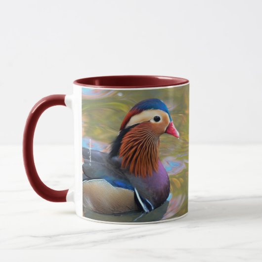 Schöne Mandarin-Duck im Teich Tasse (Links)