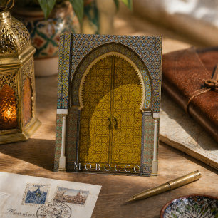 Schöne marokkanische Tür in Fès Postkarte