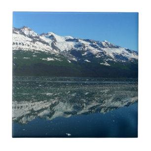 Schöne Naturfotografie der Alaskaküste Fliese