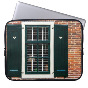 Schöne niederländische traditionelle Häuser. Ziege Laptopschutzhülle