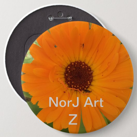 Schöne orange Blume auf Knopfentwurf durch NorJ A Button (Vorne & Hinten)