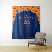 Schöne Orangefarbene Rose und Navy Blue IV Wandteppich (Beispiel)