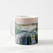 Schöne Panoramasicht auf einen Wasserfall Kaffeetasse (Vorderseite Links)