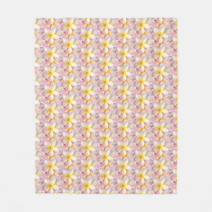 Schöne Pastell-Frangipani-Plumeria-Blumen Fleecedecke
