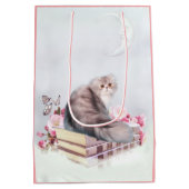 Schöne persische Katze mit Büchern Mittlere Geschenktüte (Rückseite)