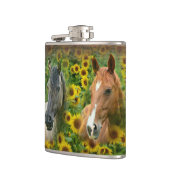 Schöne Pferde im Feld der Sonnenblumen Flachmann (Links)